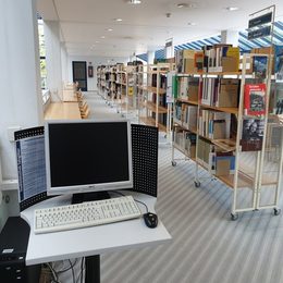 Arbeitsplätze der Stadtbibliothek Lebenstedt