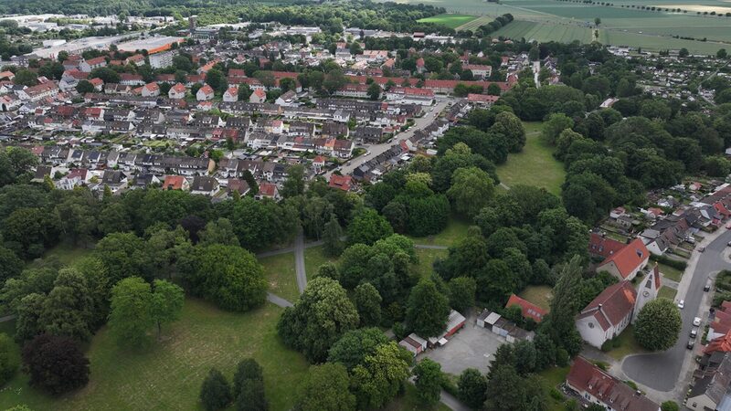 Die Schölke im Stadtpark ist nicht zu sehen und soll freigelegt werden.