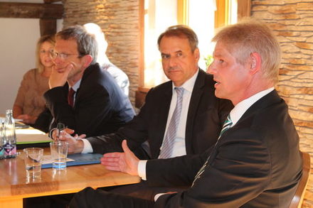 Trafen sich zum Dialog (von links): Klaus Mohrs, Ulrich Markurth und Frank Klingebiel