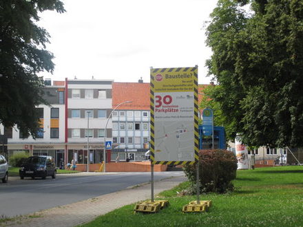 Eines der aufgestellten Schilder während der Sperrung der Burgundenstraße.
