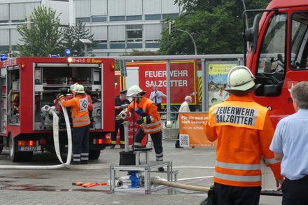 Die Feuerwehren präsentieren sich auch in diesem Jahr auf dem Rathausvorplatz.