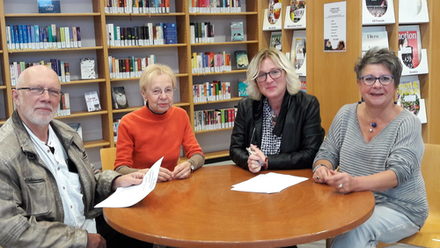 Von links nach rechts: Lothar Herms, Karin Verstegen, (beide Bibliotheksgesellschaft) Barbara Henning (Stadtbibliothek), Maria Gröschler (Bibliotheksgesellschaft)