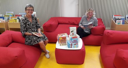 Die Leiterin der Stadtbibliothek Sylvia Fiedler (links) und ihre Vertreterin Barbara Henning.