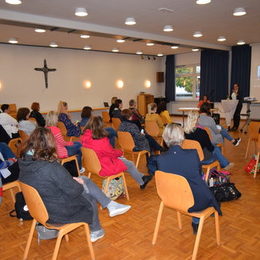 Die Eröffnung der EEC-Fortbildung in der Katholischen Familienbildungsstätte.
