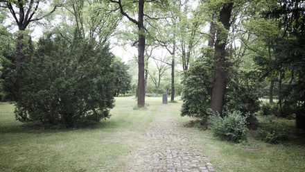 Auf dem Friedhof Westerholz wurden bis 1943 Häftlinge des Lagers 21 beigesetzt.