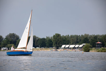 Segelboot auf dem Salzgittersee