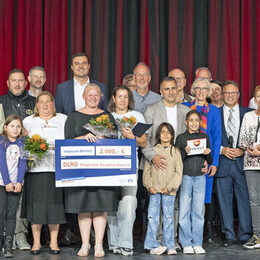 Die Deutsche Lebensrettungsgesellschaft (DLRG) Ortsgruppe Salzgitter-Bad erhielt die „Bunte Sole“ 2025.