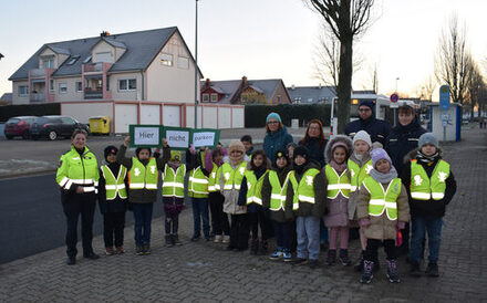 Bild vor der Grundschule Dürerring