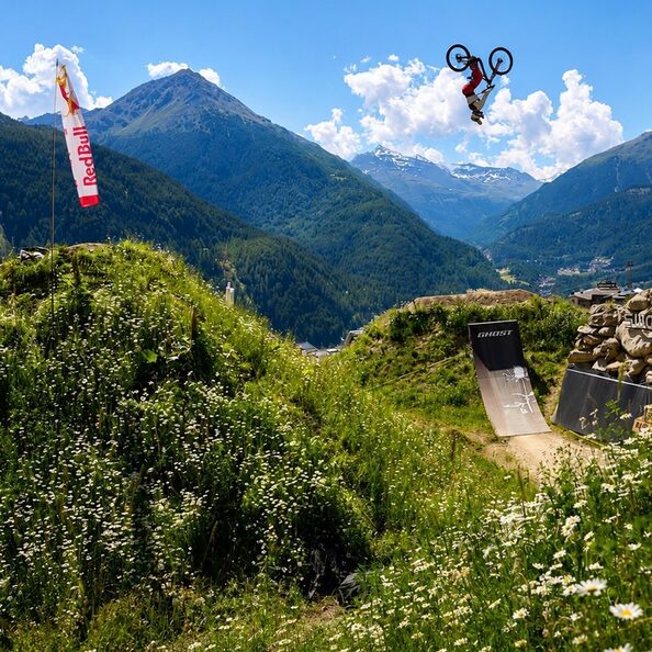 Besonders sehenswert für Kinder und Jugendliche: Der professionelle Mountainbiker Justus Imhorst wird sein Können auf dem Parcours in Gebhardshagen demonstrieren.