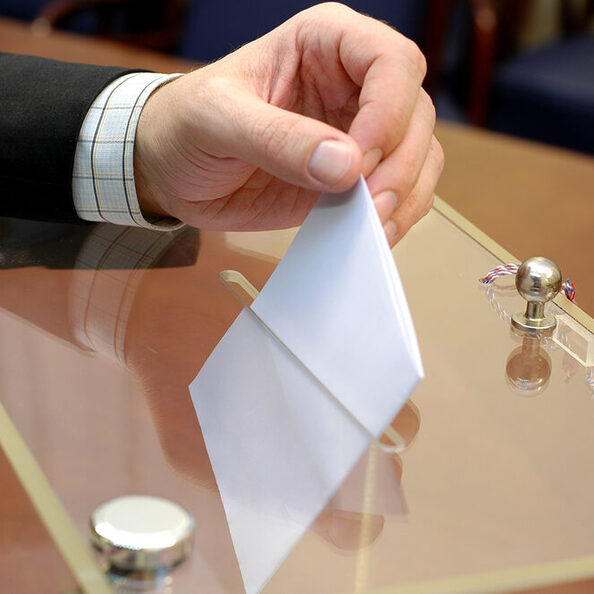 Wer am Wahltag, Sonntag, 13. September 2026, nicht persönlich an der Kommunalwahl teilnehmen kann, hat die Möglichkeit, Briefwahl zu beantragen.