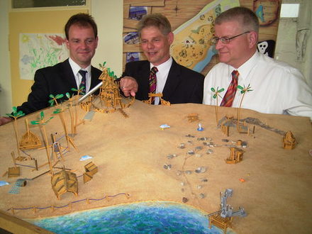 Von links: Dietrich Leptien, Oberbürgermeister Frank Klingebiel, Ekkehard Grunwald.