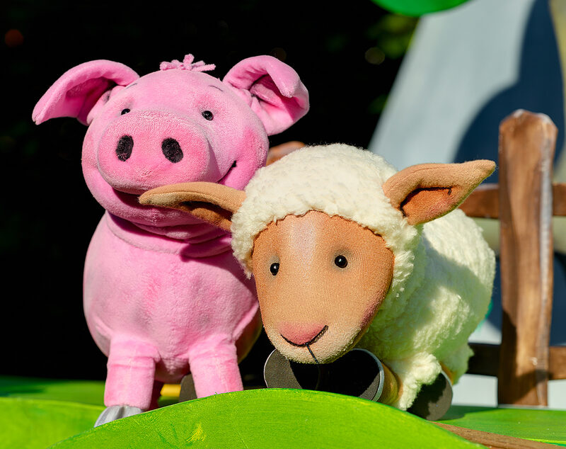 Das Schaf Charlotte und seine Freunde ist ein Theaterstück über die Kraft der Freundschaft.