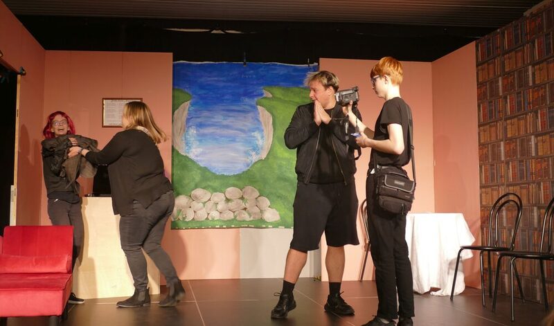 Eine Szene aus der Kriminalkomödie